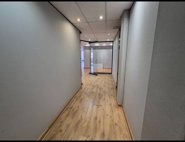 499.99M² OFFICE TO LET IN RIVONIA
